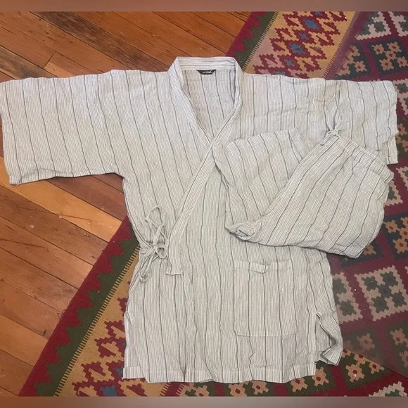 Striped Jinbei Pyjama Set - Picture 2 of 3